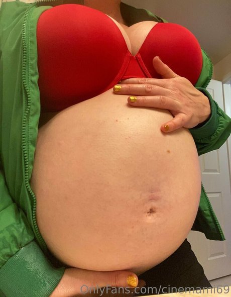 Naken läckt OnlyFans-bild av Cinemami69
