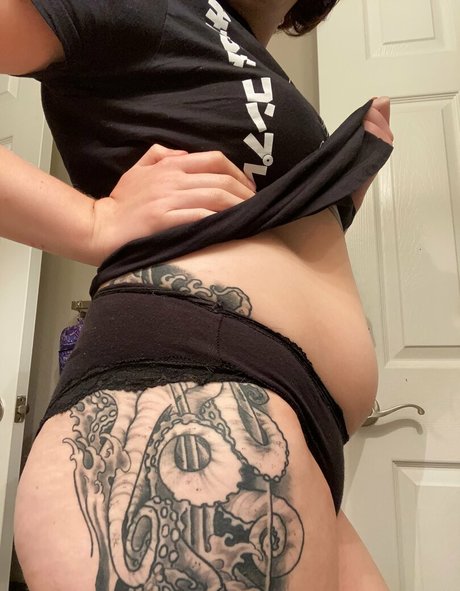 Bigbellybenni OnlyFansリークヌード写真