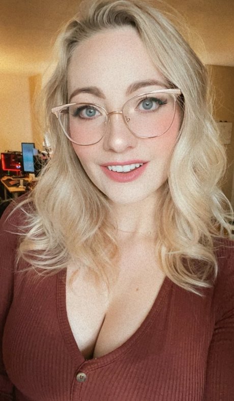 Naken lekkede OnlyFans-bilde av Cannibalqueen