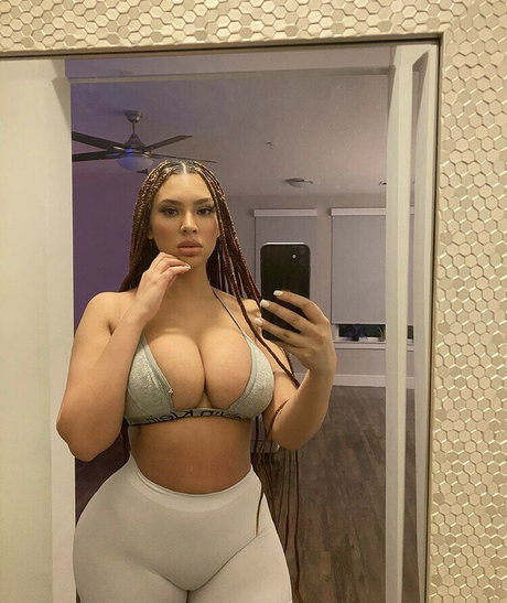 Nagie wyciekłe zdjęcie OnlyFans od Annamarie Sarai