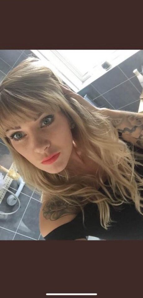 Nahá fotka uniklých OnlyFans od Sharni Knighton