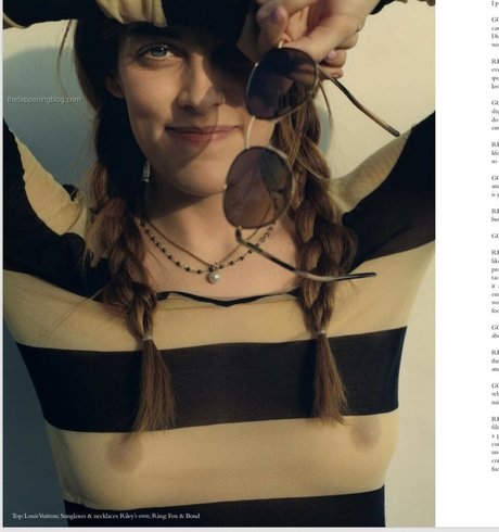 Foto nua vazada do OnlyFans de Riley Keough