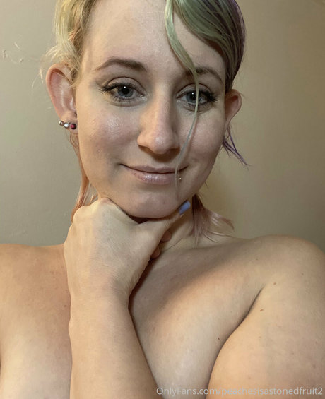 Peachesisastonedfruit2 OnlyFans 유출 누드 사진