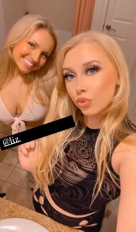 Naken läckt OnlyFans-bild av Rhiannon C