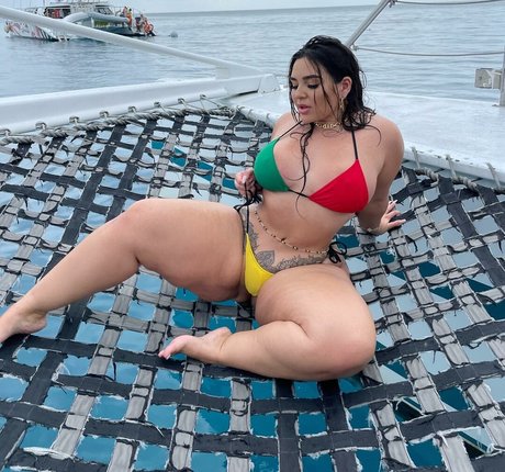 Обнаженная фотография утечки OnlyFans от Victorya Addad