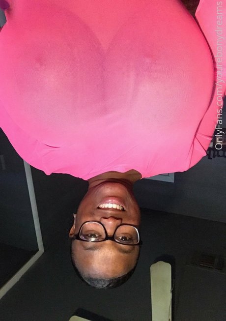 Naken läckt OnlyFans-bild av Idreamofebony