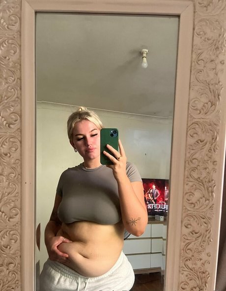Nahá fotka uniklých OnlyFans od Sumbelly