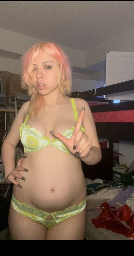 Nahá fotka uniklých OnlyFans od Richprincessjunko