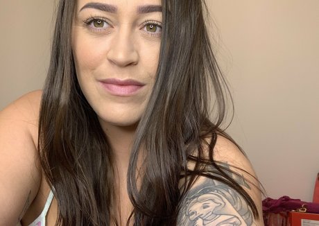 Leannecrow OnlyFans泄露裸照