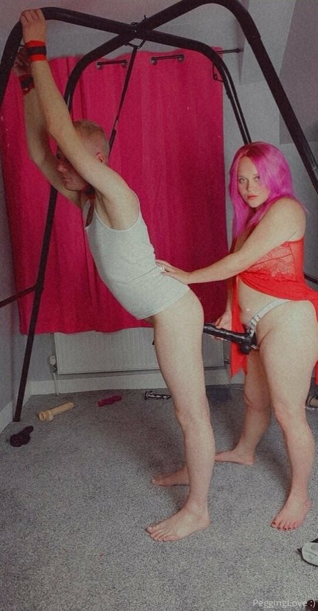 Nahá fotka uniklých OnlyFans od Pegginglove