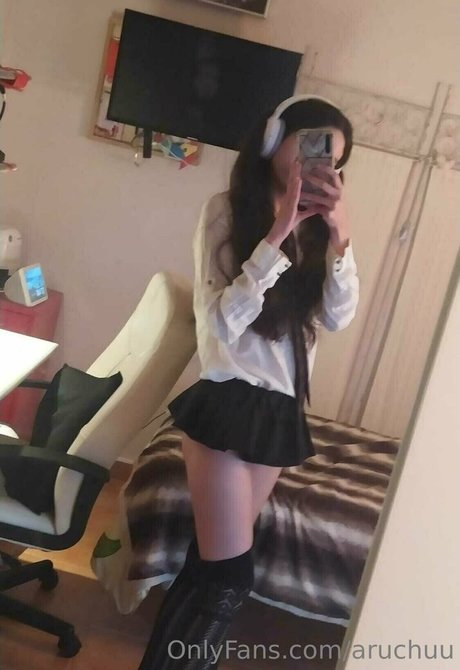 Naken läckt OnlyFans-bild av Aruchuu