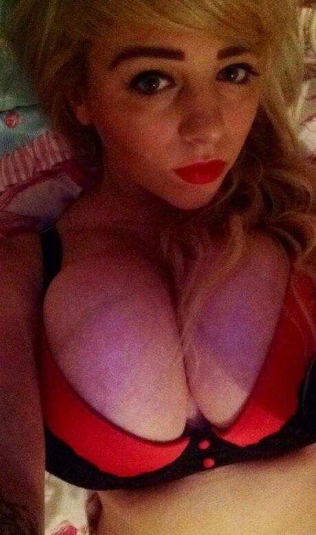Naken läckt OnlyFans-bild av Gina May Mielke