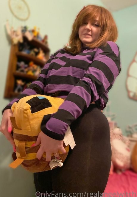 Alaston vuotanut OnlyFans-kuva Realangelwitch