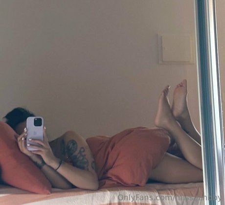 Naken läckt OnlyFans-bild av Missaznbby