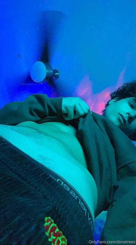 Naken läckt OnlyFans-bild av Spiralvro