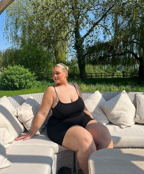 Nacktes geleaktes OnlyFans-Foto von Miss Honey Mia