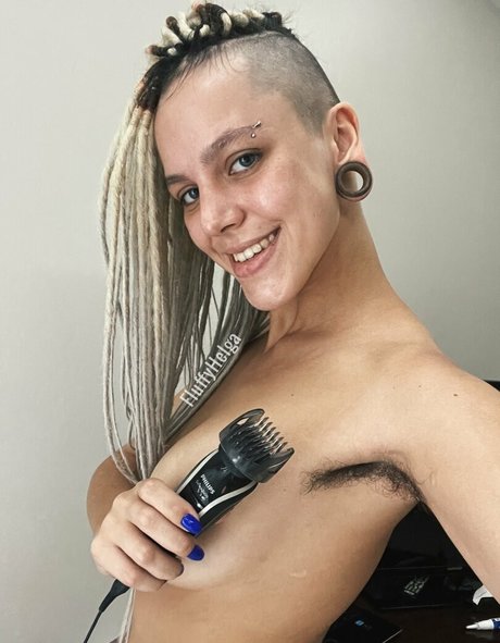 Naken läckt OnlyFans-bild av Fluffyhelgafreepage