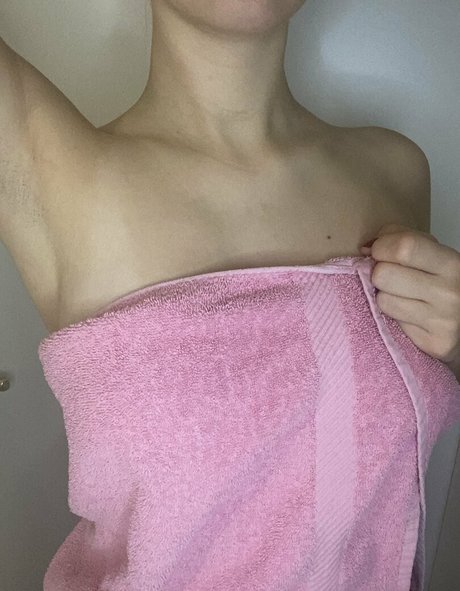 Nahá fotka uniklých OnlyFans od Fareehabakirfree