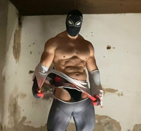 Alaston vuotanut OnlyFans-kuva Spidermanof