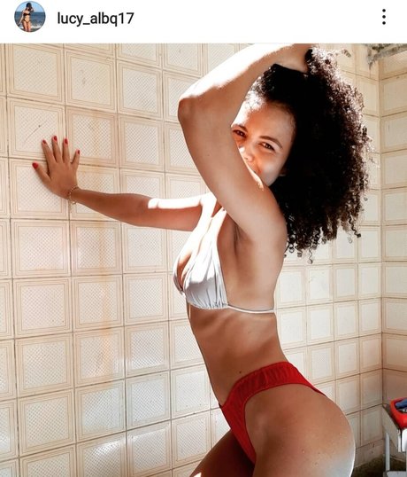 Nahá fotka uniklých OnlyFans od Lucyalbq17