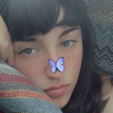 Alaston vuotanut OnlyFans-kuva Rhiannnonrose