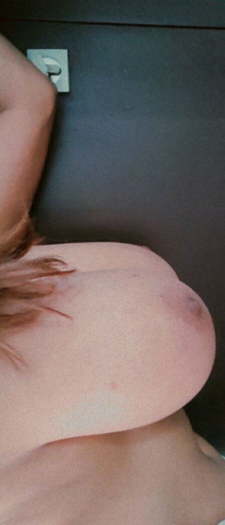 Alasti lekkinud OnlyFans-i pilt Shiviconic7