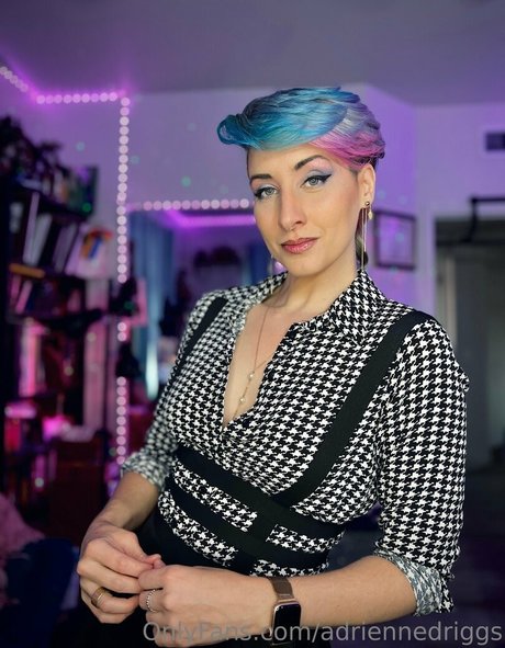 Nahá fotka uniklých OnlyFans od Adriennedriggs