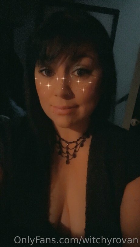 Naken lekkede OnlyFans-bilde av Witchyrovan