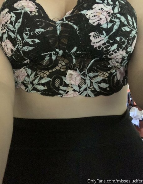 Naken lekkede OnlyFans-bilde av Lucigonewild