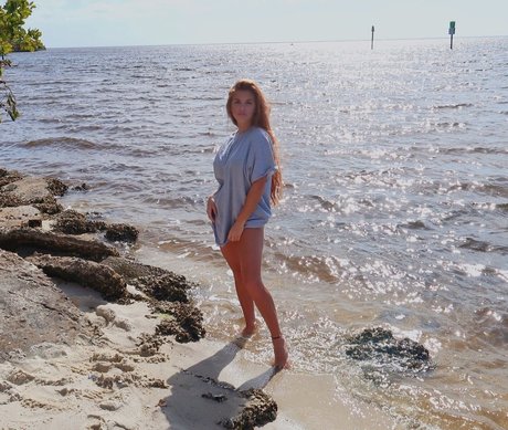 Naakte gelekte OnlyFans-foto van Samantha