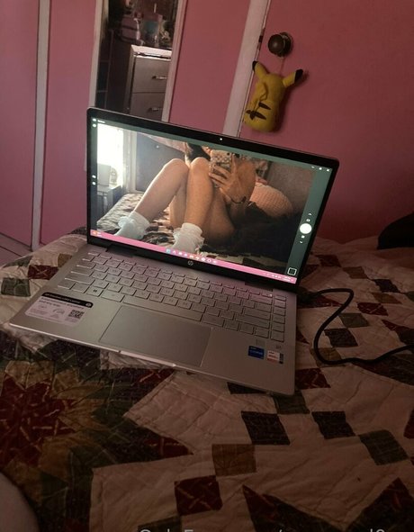 Alaston vuotanut OnlyFans-kuva Carmennl0ve