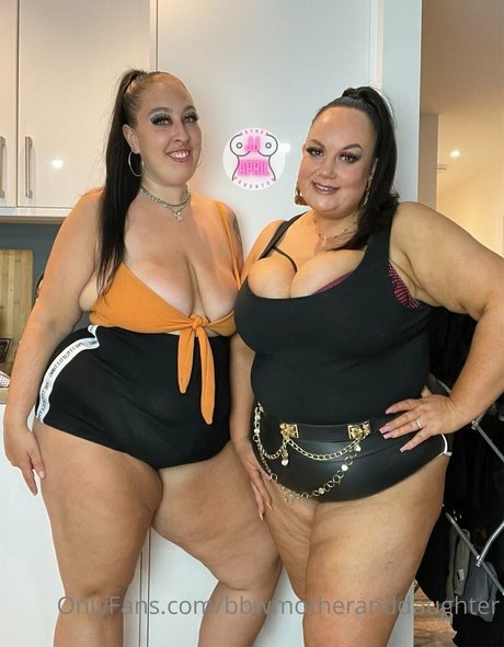 Nagie wyciekłe zdjęcie OnlyFans od Bbwmotheranddaughter
