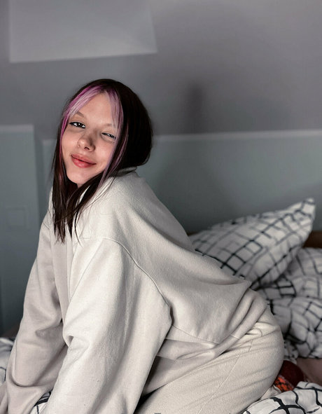 Naken läckt OnlyFans-bild av Miastarsvip