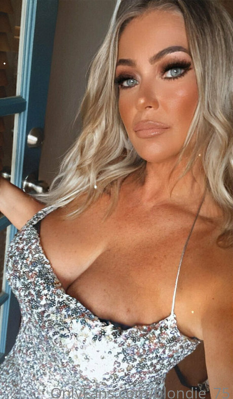 Naken läckt OnlyFans-bild av Blondie75