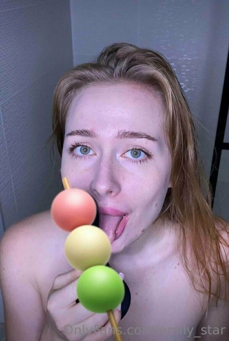 Naken läckt OnlyFans-bild av Emilystar