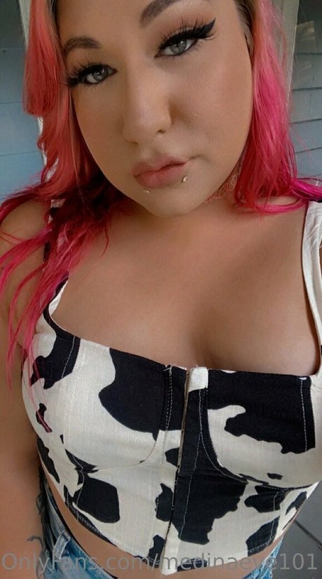 Alaston vuotanut OnlyFans-kuva Medinaeve101