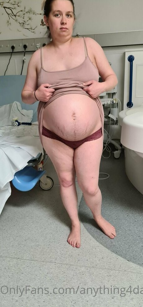 Foto desnuda filtrada de OnlyFans de Anything4daddyvip
