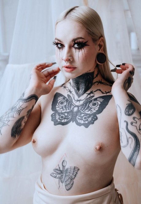 Naken lekkede OnlyFans-bilde av Dariamilk