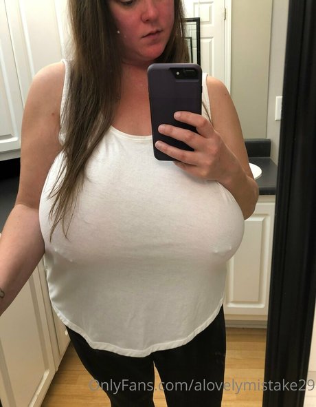 Naken läckt OnlyFans-bild av Alovelymistake29