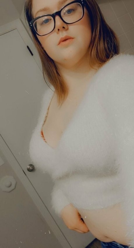 Naken läckt OnlyFans-bild av Elizabethlily19