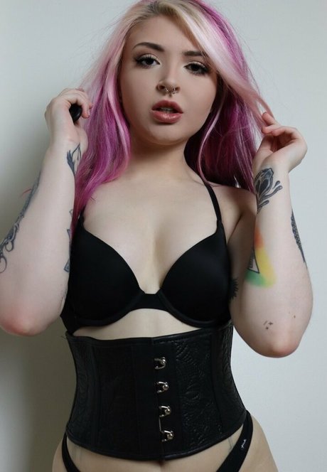 Nahá fotka uniklých OnlyFans od Alicephantomfree