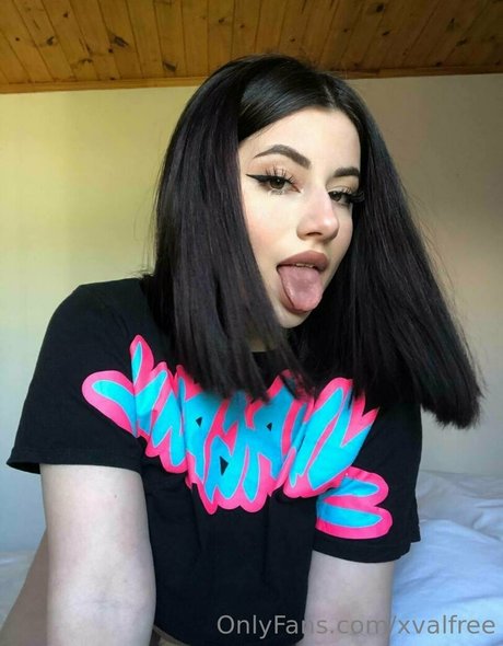 Xvalfree  nude leaked OnlyFans photo