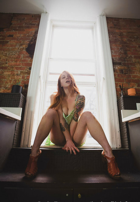 Naakte gelekte OnlyFans-foto van Babyfilthfree