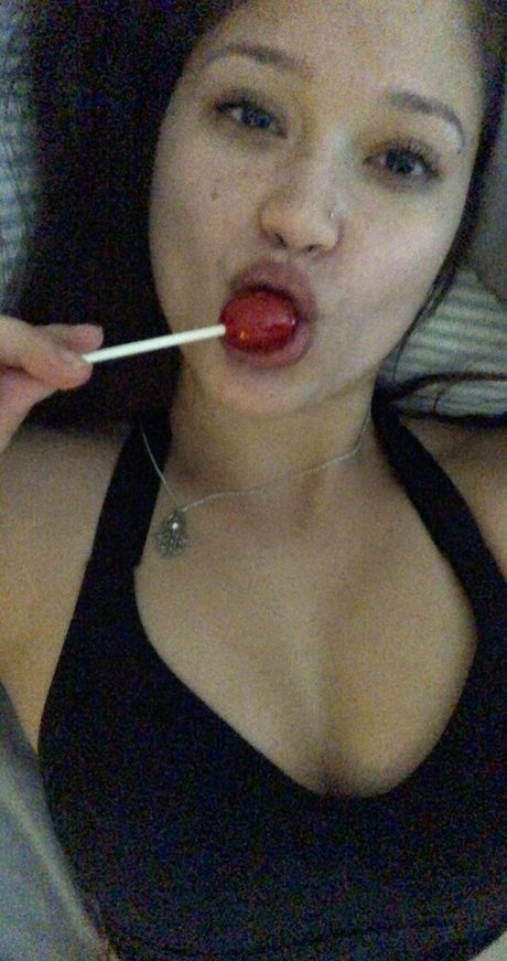 Foto nua vazada do OnlyFans de Asiapolerina