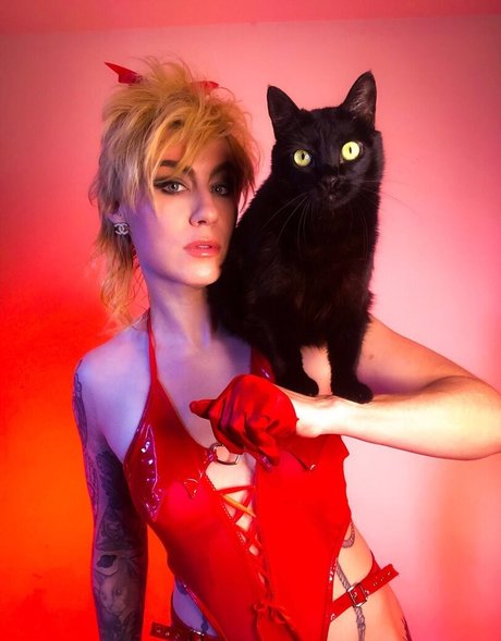 Danikaxix