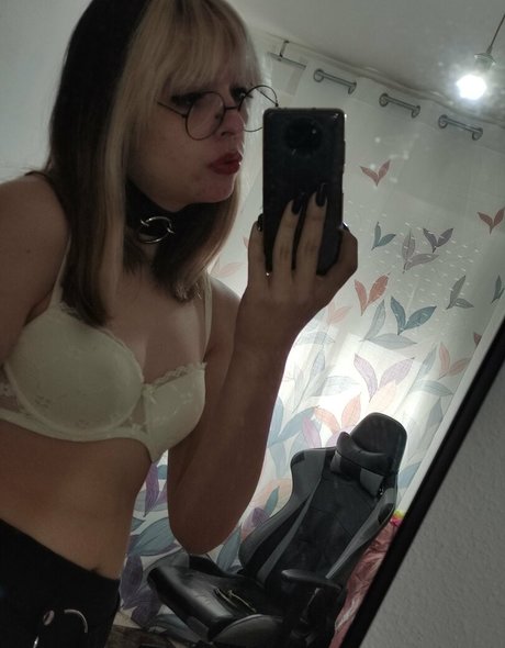 Nahá fotka uniklých OnlyFans od Cherryshakemin