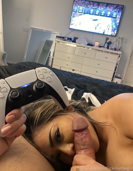 Alaston vuotanut OnlyFans-kuva Fuckinurfavgirl
