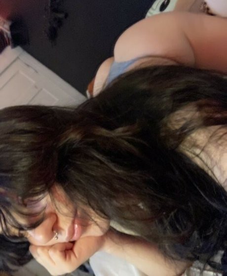 Alaston vuotanut OnlyFans-kuva Lilgoth679