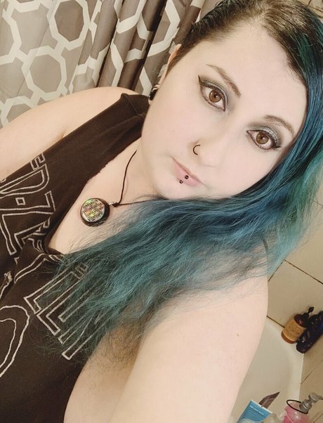 Naken läckt OnlyFans-bild av Domisbomb