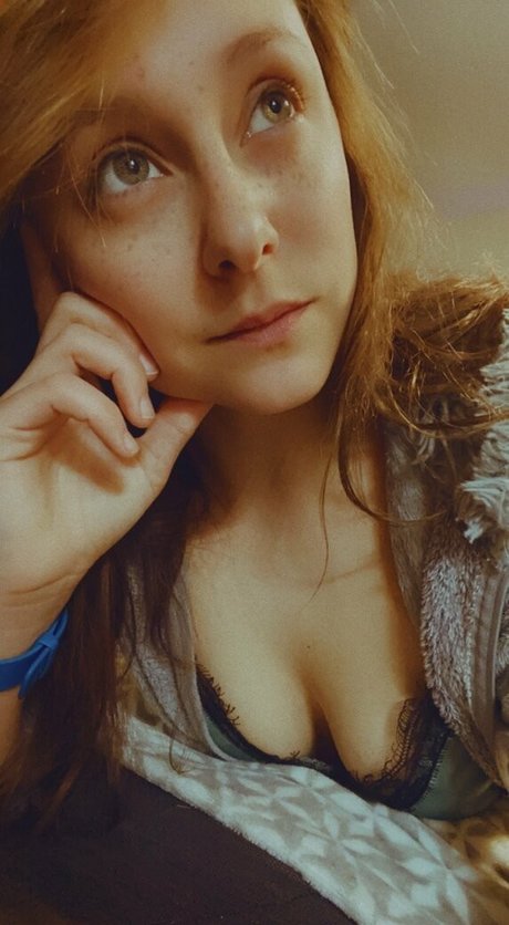 Naken lekkede OnlyFans-bilde av Lunagoodchild